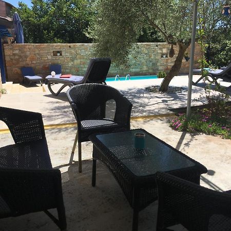 Holiday Home Ava1 With Pool & Holiday Home Ava2 With Whirlpool Baderna المظهر الخارجي الصورة