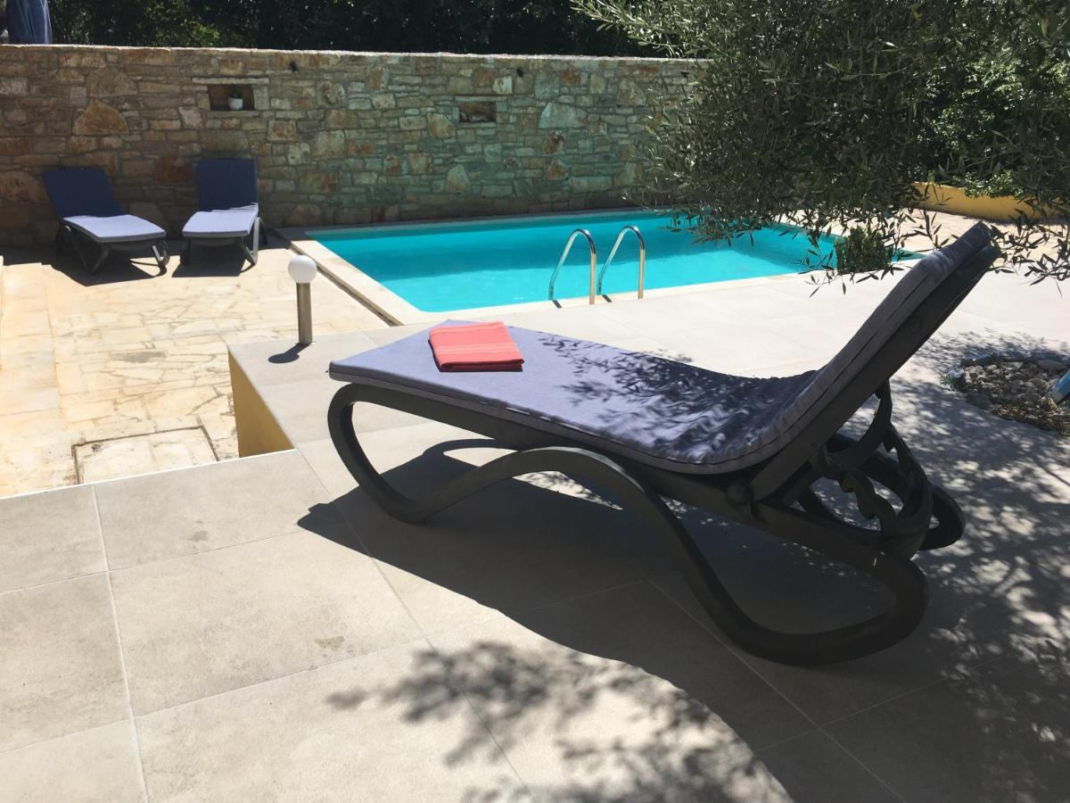 Holiday Home Ava1 With Pool & Holiday Home Ava2 With Whirlpool Baderna المظهر الخارجي الصورة