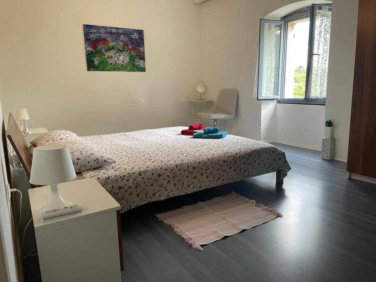 Holiday Home Ava1 With Pool & Holiday Home Ava2 With Whirlpool Baderna المظهر الخارجي الصورة