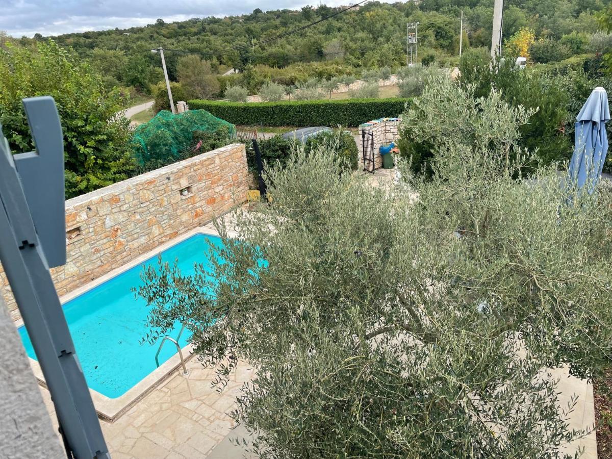 Holiday Home Ava1 With Pool & Holiday Home Ava2 With Whirlpool Baderna المظهر الخارجي الصورة